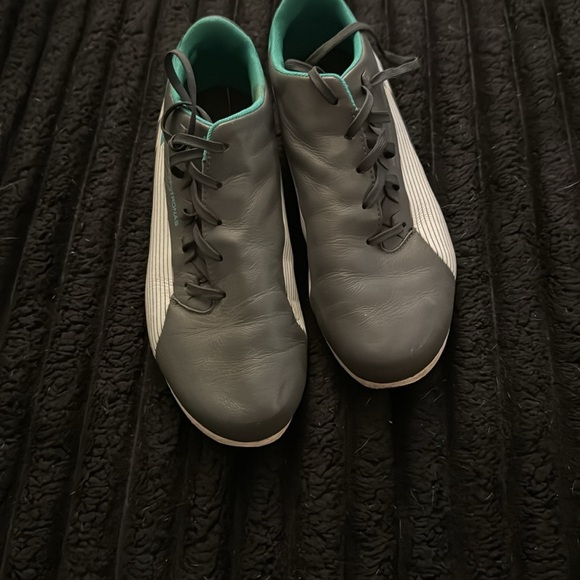 Mercedes Petronas Puma runners - Picture 2 of 3